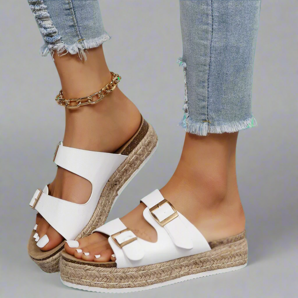 Elfriede | Sandale aus hochwertigem, glänzendem Leder