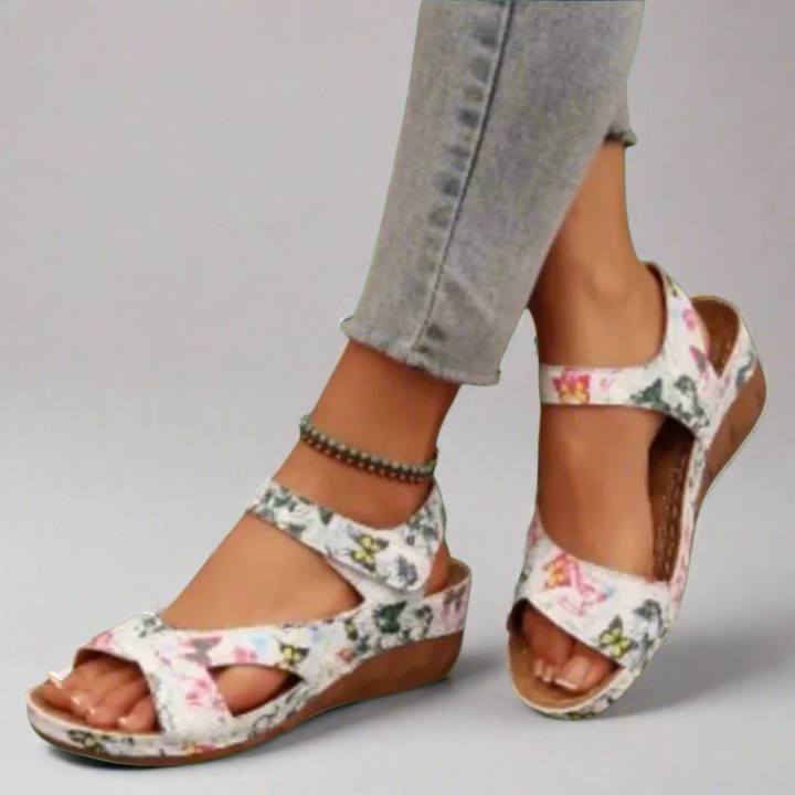 Ilona | Sandale aus hochwertigen, handgefertigten Materialien mit Absatz