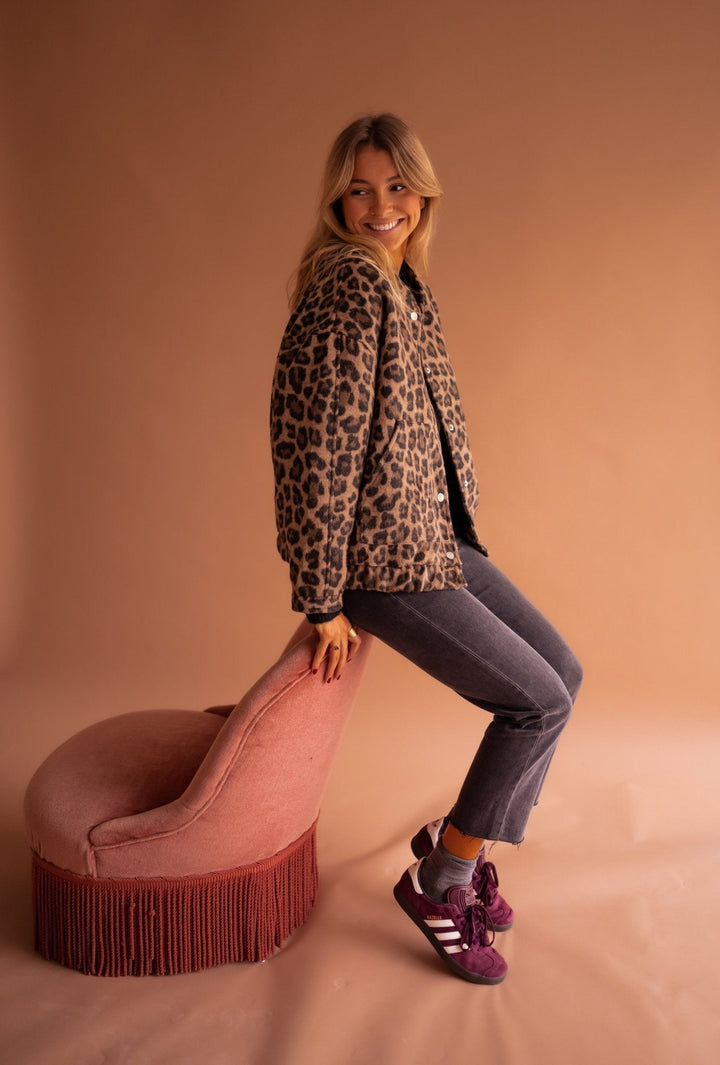 Charlene – Elegante Damenjacke mit Leopardenmuster