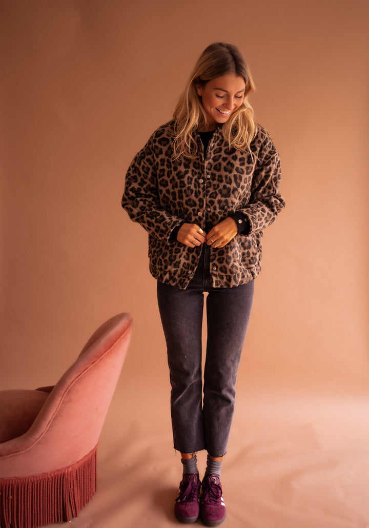 Charlene – Elegante Damenjacke mit Leopardenmuster