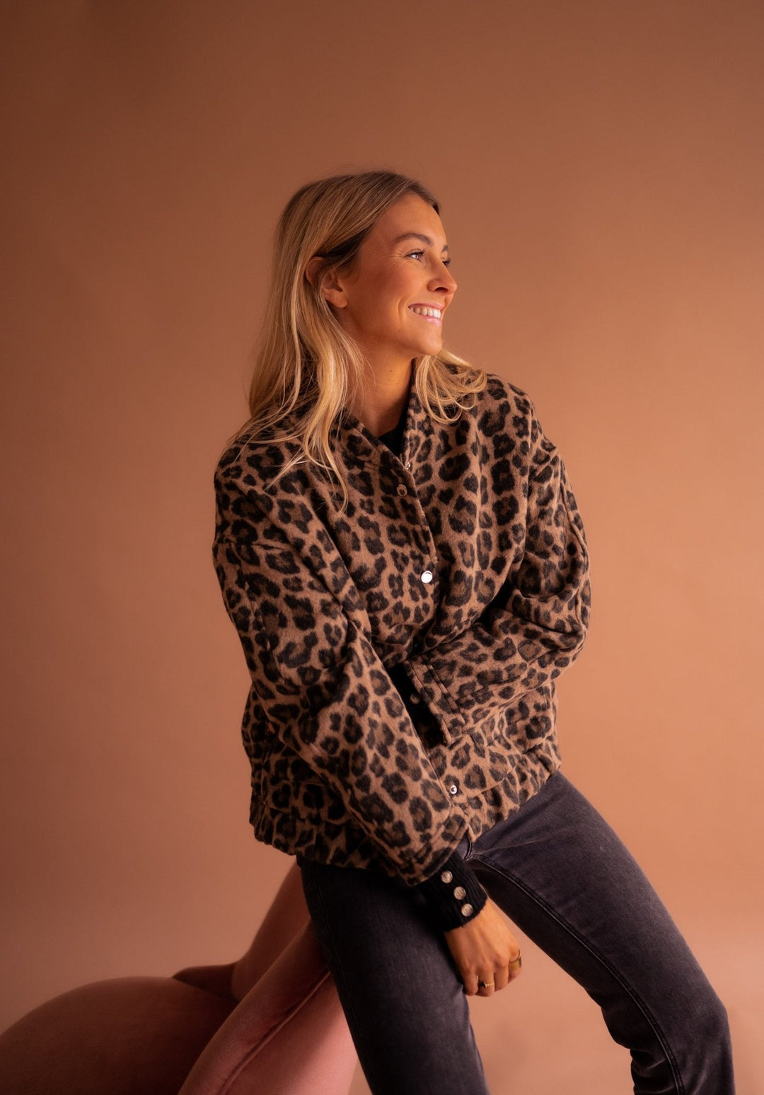 Charlene – Elegante Damenjacke mit Leopardenmuster